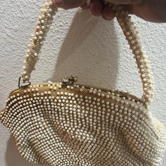 Vintage beaded handbag with clasp with pearl like embellishments - Picture 2 of 15